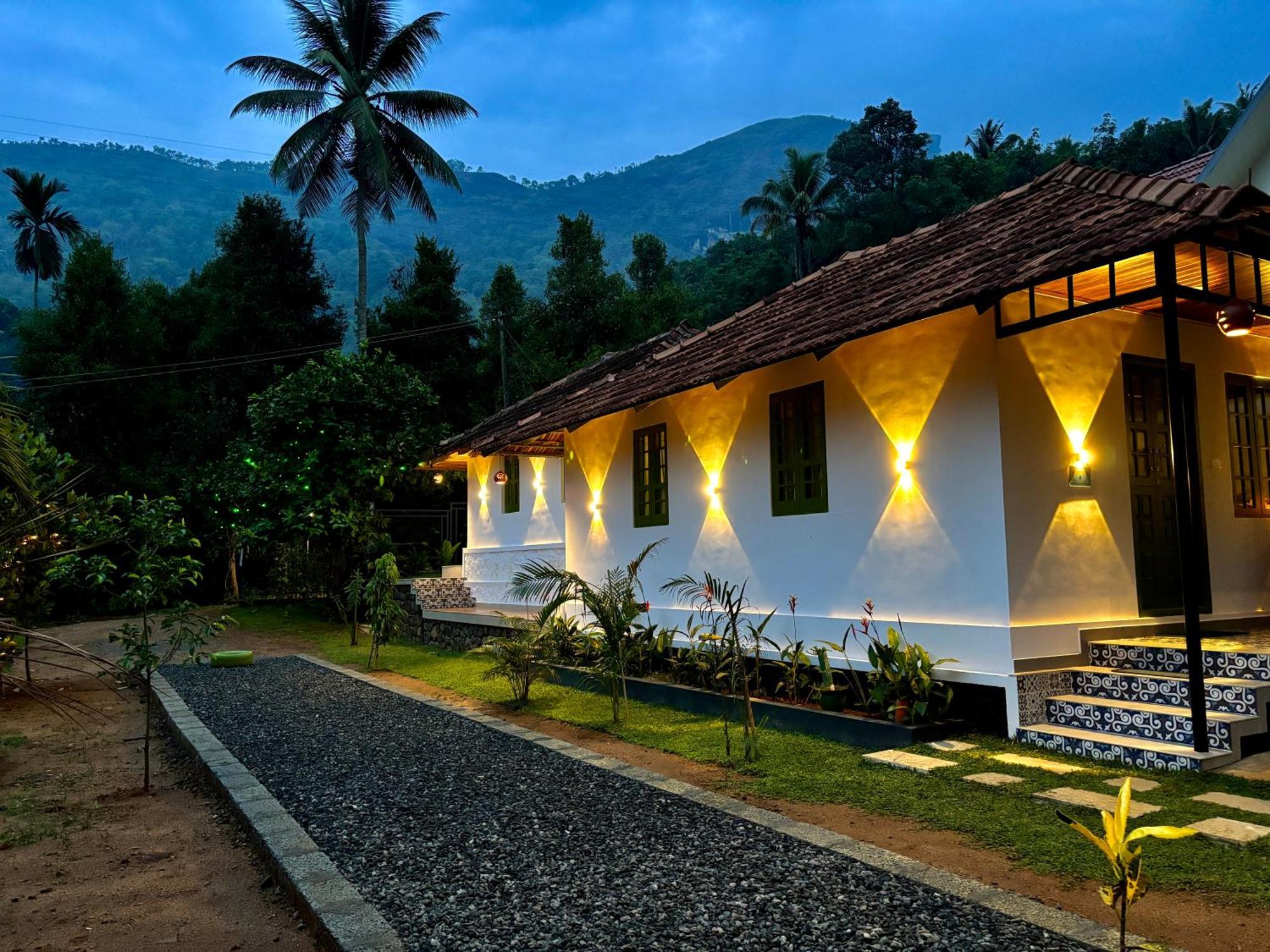 Calm Shack - 2 Bedroom-Boutique Farm Stay Munnar Exterior photo